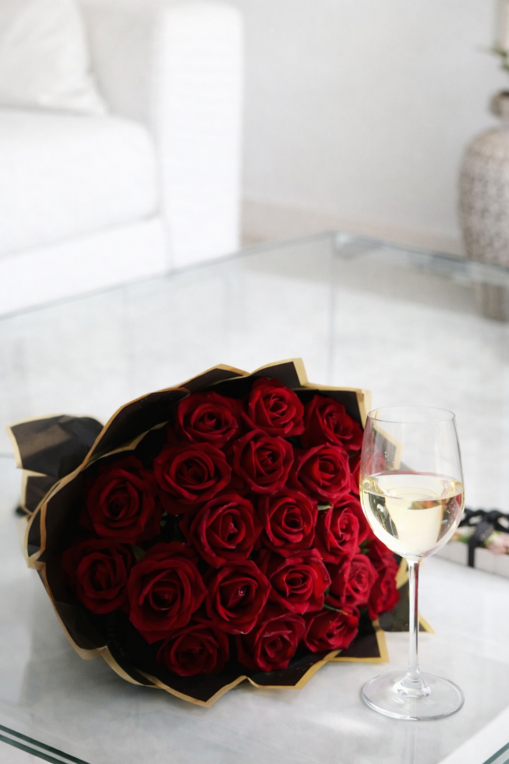Ramo de flores frescas con rosas
